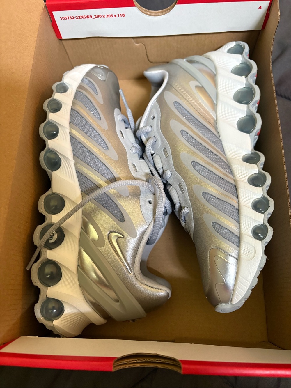 Women’s Nike Air size 6 NWT!
